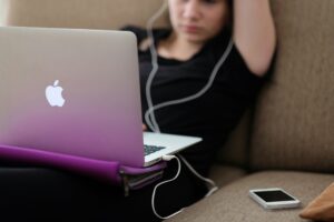 Blogs Archive Internship vs Training in the Engineering Field: What’s the Difference? – Emancipation Edutech Pvt. Ltd., Ranchi